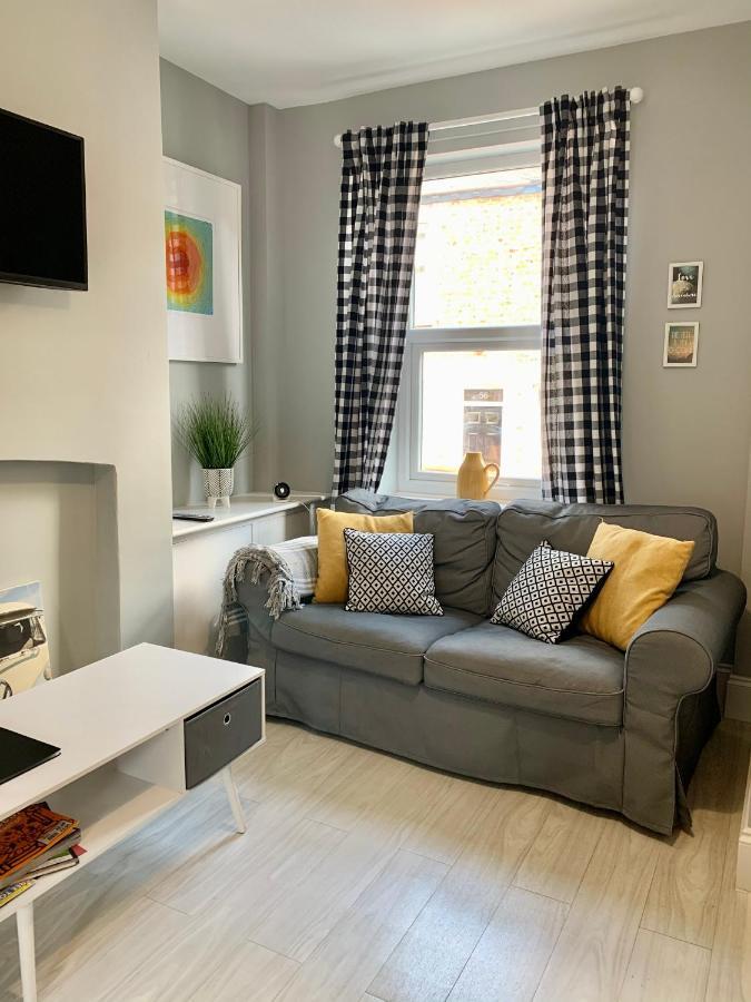 Villa Bishy Road Retreat à York Extérieur photo